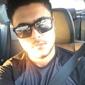 Meet your Posher, Emmanuel